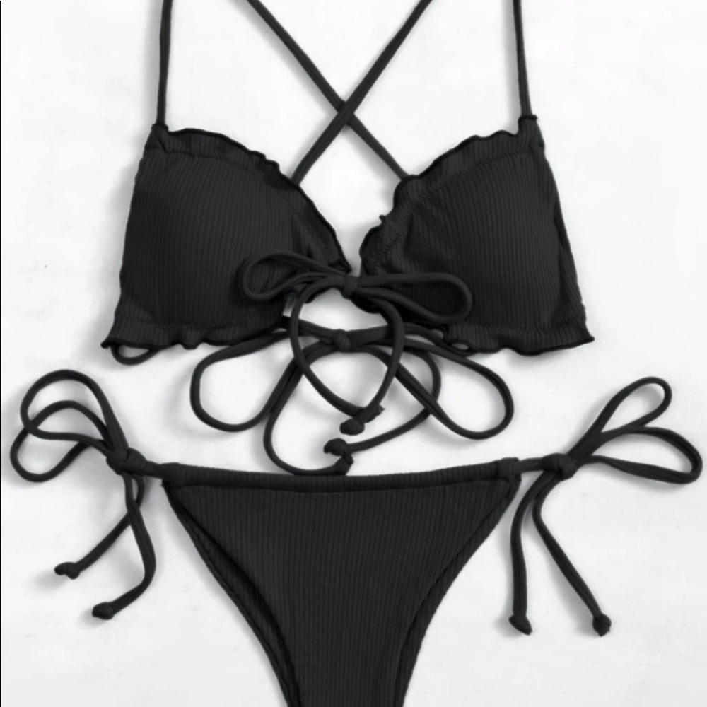 Bikini set! - Picture 2 of 2